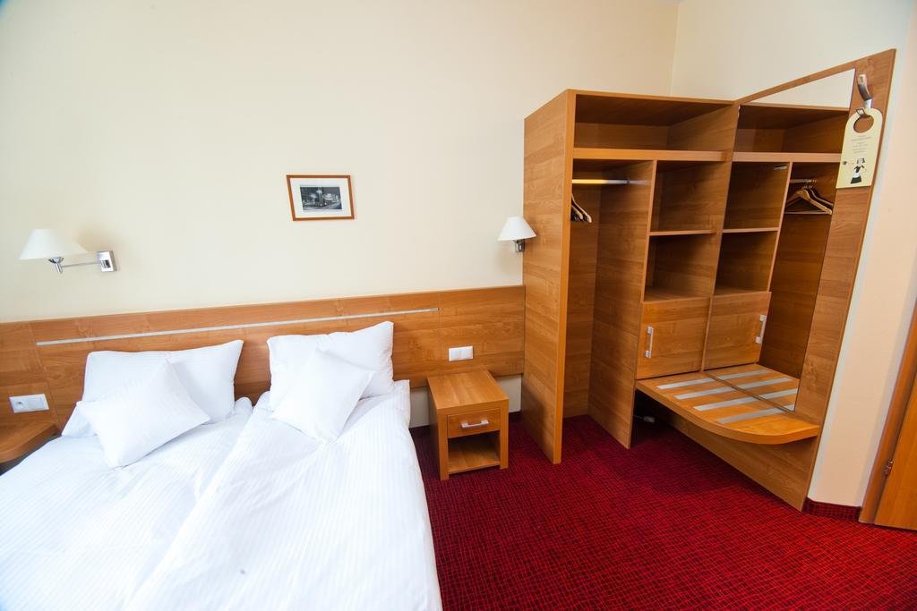 Hotel Malinowski Business Gliwice Ngoại thất bức ảnh
