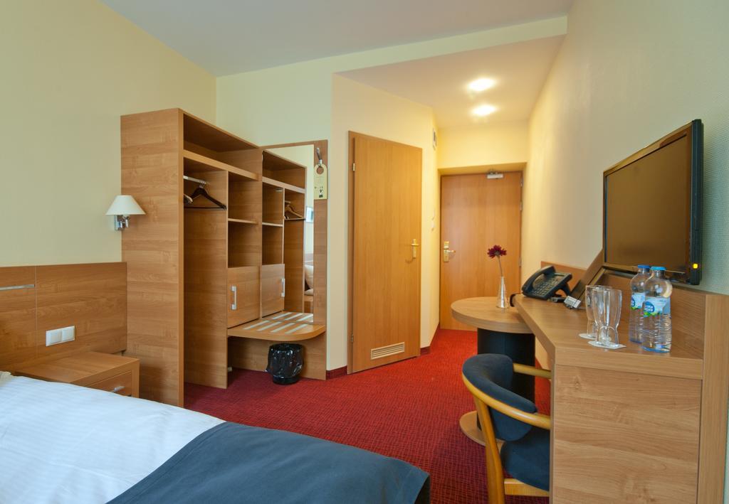 Hotel Malinowski Business Gliwice Ngoại thất bức ảnh